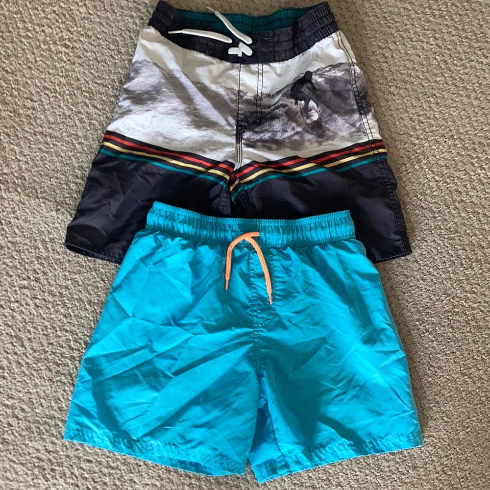 COPY - Set of 2 boys swim trunks ( size 8 )